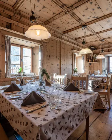 Stube Osteria Plazores