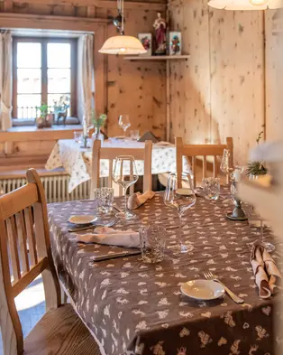 Dining in an 18th-century wooden stube