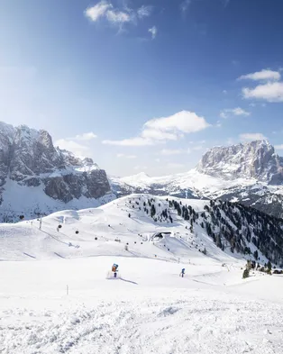 Sellaronda ski tour